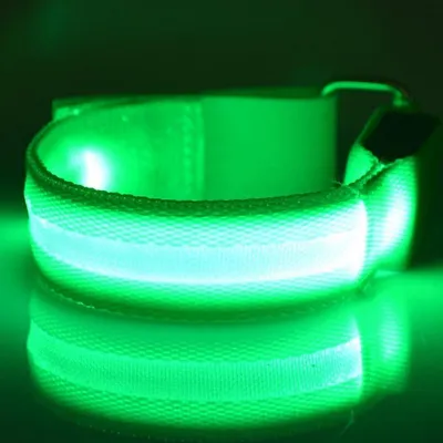 Produktbild von Leuchtendes LED-Armband für Laufen und Spazierengehen bei Nacht, reflektierendes Armband für Läufer, wiederaufladbare Jogging-Leuchte, gut sichtbare Sicherheitsausrüstung für Nachtläufe, verstellbar, für Damen, Herren und Kinder – Grün,Green