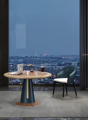 Produktbild von Runder Esstisch in Braun Ø120×75 cm – elegant und zeitlos.