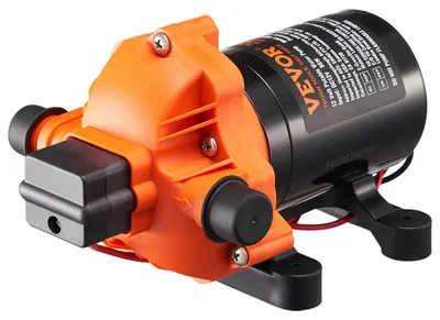 Immagine prodotto di Pompa a membrana VEVOR 12 V, portata di 3 GPM (11,36 l/min), dotata di struttura a 3 camere e di un pressostato automatico, regolabile da 40 a 100 PSI, 50 PSI standard