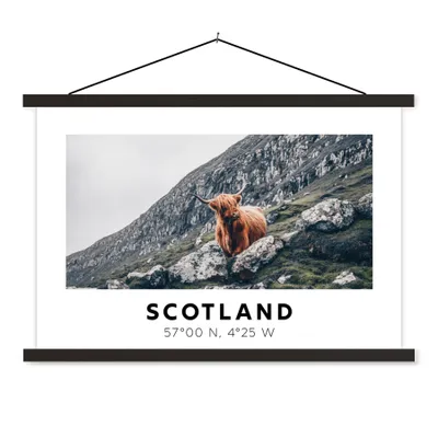 Produktbild von MuchoWow® Textilposter Schottland - Schottische Highlander - Berge - Tiere 60x40 cm mit schwarzem Rahmen - Hölzernes