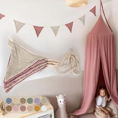 Produktbild von Handgemachte Wimpelkette aus Musselin Kinderzimmer Gold Applikation