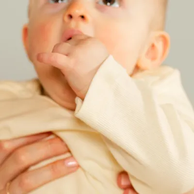 Produktbild von DAY T-Shirt Rib - Cream - Gr. 62/68 | Hübsche Babykleidung
