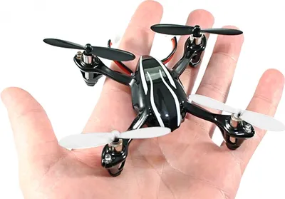 Immagine prodotto di Drone Hubsan X4 H107L - Giroscopio a 6 assi, luci a LED, motore brushless, controllo wireless da 2,4 g, distanza di volo di 80 m