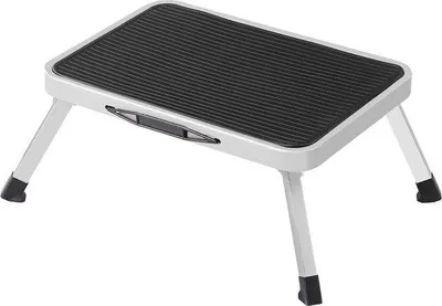 Immagine prodotto di Scala pieghevole in acciaio per uso domestico - pedata antiscivolo - portata fino a 150 kg - bianco - GSL01WT
