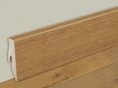 Produktbild von Meister | 2,38 m | Eiche Honig 1275 mm Sockelleiste Echtholz Profil 3, Besonders Beanspruchbar Mit Stabiler MDF Kern, Montagefreundliche Cliptechnik, Hohe Oberflächenqualität