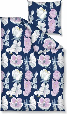 Produktbild von Traumschloss Renforcé Bettwäsche - Blumen blau rosa weiß 135 x 200 cm Blumen in rosa weiß, blauer Hintergrund