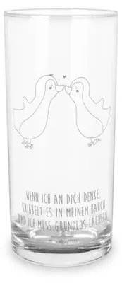 Produktbild von Mr. & Mrs. Panda Wasserbecher Pinguine Kuss 400 ml - Transparent - Geschenk, Cocktailglas, Valentinstag, Mitbringsel, Freundin, für Frauen, Longdrinkglas, Wasserglas