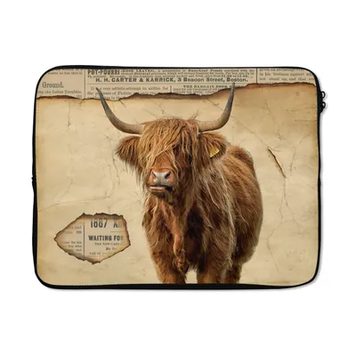 Produktbild von MuchoWow® Laptop Hülle 15 Zoll Highlander - Vintage - Zeitungsartikel Laptoptasche - Laptoptasche - Sleeve - Rundum-Schutz