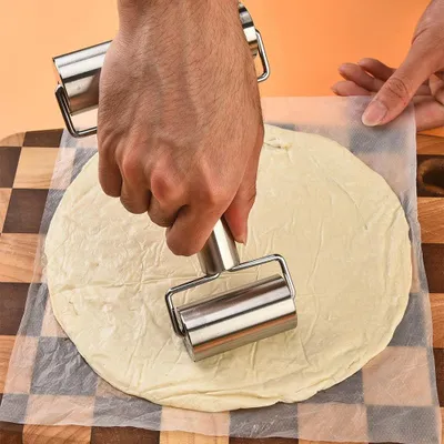 Produktbild von Nudelholz, Teigroller mit 2 Walzen, Teigroller Klein Edelstahl Mš¹heloses Ausrollen von Teigen fš¹r Pizza, Fondant, Kuchen, Kekse, Pasta, Spš¹lmaschinenfest