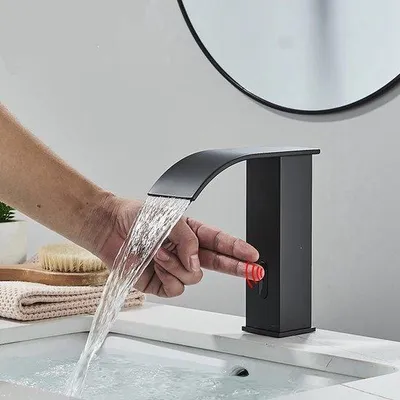 Productafbeelding van Badkamerkraan met sensor - Automatische watervaluitloop - Zwart