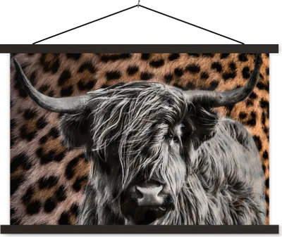 Produktbild von MuchoWow® Textilposter Schottisches Hochlandrind - Pantherdruck - Tiere 60x40 cm mit schwarzem Rahmen - Hölzernes