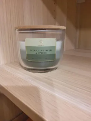 Produktbild von Treewick Duftkerze Myrrh, Vetiver & Spices – 50 Std. Brenndauer