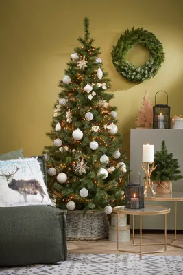 Produktbild von Triumph Tree Forest frosted Künstlicher Weihnachtsbaum - H185 x Ø102 cm - Grün
