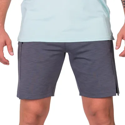 Produktbild von Herren knielange Trainingsshorts aus Funktionsstoff, feuchtigkeitsregulierend, dehnbar, mit Reißverschlusstaschen.