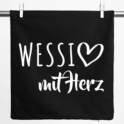 Produktbild von Huuraa Kissenbezug Wessi mit Herz 40x40cm Black Baumwolle Dekokissenbezug Geschenkidee