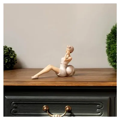 Produktbild von Dekofigur einer Frau im Retro-Badeanzug mit Ball, 24 x 8 x 15,5 cm