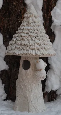 Produktbild von Winter Dekofigur Pilz mit Vogel - Weihnachten Dekoration Figur Tier