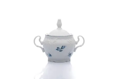 Zdjęcie produktu dla Cukiernica Thun 1794, czeska porcelana, Bernadotte, 300 ml, niebieskie róże, Thun