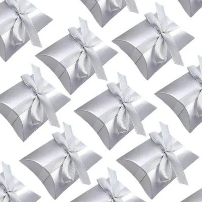 Obrázok produktu pre Strieborné darčekové krabičky – 50 ks – Ideálne na slávnostné príležitosti – strieborná farba – kartón – darčekové balenie