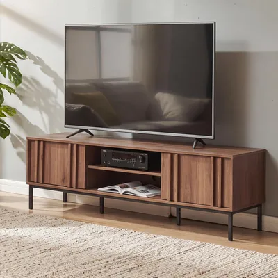 Produktbild von Fernsehschrank ‘Kilmandar’ mit 2 Türen 160 x 40 x 49 cm Walnussoptik