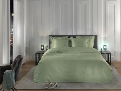 Produktbild von Heckett & Lane Mako-Satin Bettwäsche 155x220 Diamante Laurel green Wende Karo uni