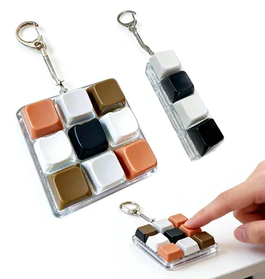 Image de 2 porte-clés en forme de touche de clavier anti-stress