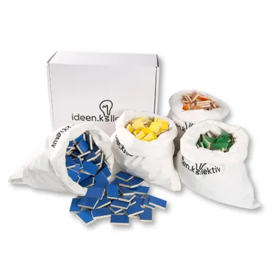 Produktbild von ideen.kollektiv Team Domino – 1000 Domino-Steine in 4 Farben aus Holz – Teambuilding Dominospiel & Workshops, Events & kreative Gruppenaktivitäten