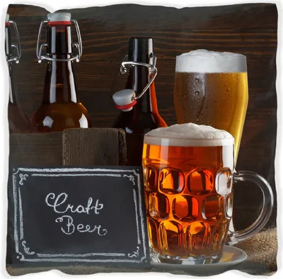 Produktbild von Wallario Premium Kissen, weiche Oberfläche, mit Motiv Biervarianten - Pils im Glas  Flaschenbier  Schild Craft Beer, Größe: 30 x 30 cm, mit weißer Rückseite