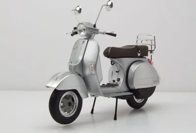 Produktbild von Vespa PX 125 70 Jahre silber Modellmotorrad 1:10 Schuco