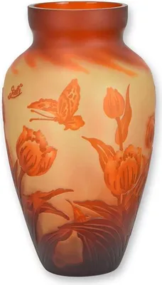 Productafbeelding van A Cameo Glass Vase 'Tulip'