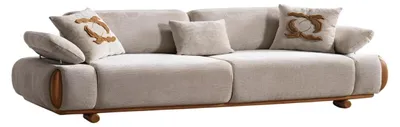 Obrázok produktu pre Štýlová trojmiestna pohovka v jemnej béžovej farbe s elegantnými drevenými detailmi