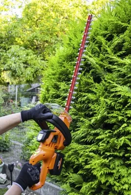 Zdjęcie produktu dla Nożyce akumulatorowe do żywopłotu do krzewów ONE-4-ALL