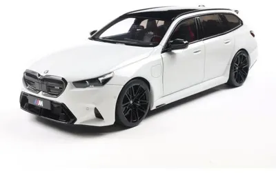 Obrázek produktu pro Solido 421186551 BMW M5 G99 Touring kombi 2025, bílá metalíza, měřítko 1:18