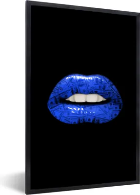 Produktbild von MuchoWow® MuchoWow® Gerahmtes Poster Lippen - Geld - Blau 40x60 cm - Poster mit zchwarzem Bilderrahmen - Papierdruck - Wandbilder