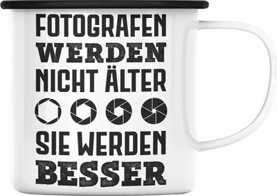 Produktbild von Trendation - Fotograf Emaille Tasse Zubehör Fotografie Geschenk Fotografieren Emaille Emaille Tasse Geschenkideen Lustiger Spruch (Schwarz)