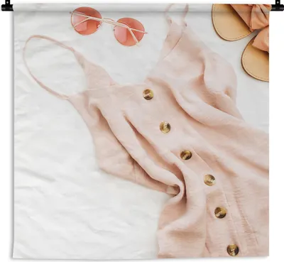 Produktbild von MuchoWow® Wandteppich Wandbehang Sonnenbrille - Hausschuhe - Jumpsuit 150x150 cm Tapisserie Dekoration Wandtuch - Wohnaccessoires - Modernes