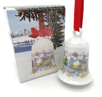 Produktbild von Hutschenreuther Porzellan Weihnachtsglocke Glocke 1984 mit Originalverpackung