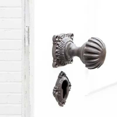 Produktbild von Türbeschlag mit Knauf für Haustüren, edles Design, feststehend | PZ | Eisen braun