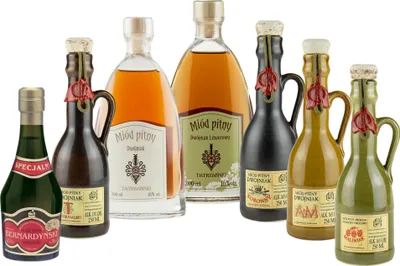 Produktbild von Setz von 7 Mets (Honigwein 5x Dwójniak-Halber / 2x Trójniak-Drittel) | 1650ml | 13-16% Alkohol Metwein | Polnische Produktion