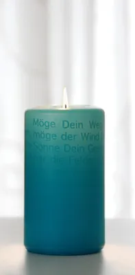 Produktbild von Bulla Wortlicht Kerze, Leuchtende Gedanken – Irischer Reisesegen, Türkis