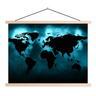 Produktbild von MuchoWow® Textilposter Weltkarte - Schwarz - Blau 60x45 cm mit holzfarbenen Rahmen - Bild