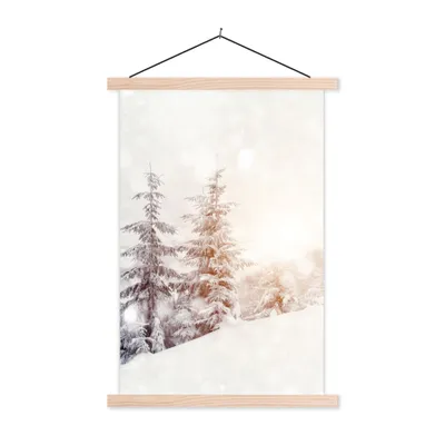 Produktbild von MuchoWow® Textilposter Baum - Schnee - Winter 60x90 cm mit holzfarbenen Rahmen - Textil