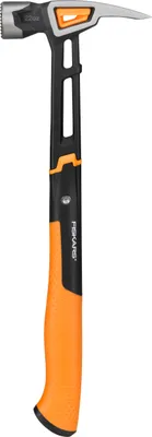 A Fiskars Zimmermannshammer XXL is shown against a white background.