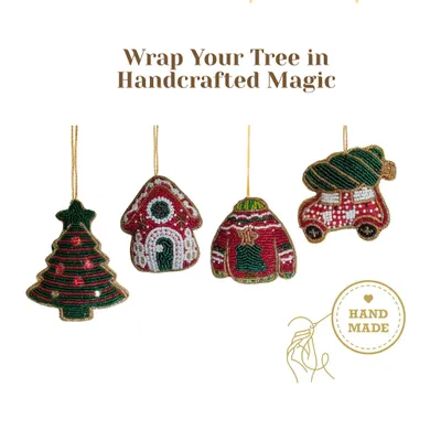 Produktbild von Lilyport Handgemachter Christbaumschmuck, Baumschmuck aus Stoff und Glasperlen – 4er Set (Haus, Tannenbaum, Auto & Pullover, 8–10 cm)