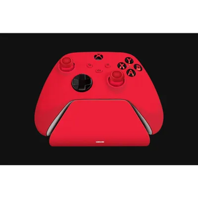 Produktbild von Razer Universal-Schnellladestation für Xbox Controller (Schnellladung, Universelle Kompatibilität für Neue und Alte Controller, Magnetkontakt-System) Rot
