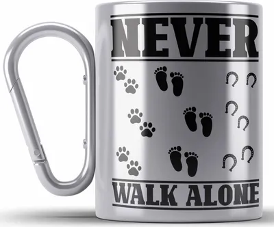 Produktbild von Trendation - Hund Pferd Reiter Edelstahl Tasse Karabiner Geschenk Never Walk Alone Reiterin Geschenk Pferde Mädchen (Silber)