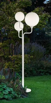 Produktbild von Casa Padrino Luxus Außenstehleuchte Weiß 52 x 45 x H. 170 cm - Elegante Gartenlaterne - Gartenbeleuchtung - Außenbeleuchtung - Luxus Qualität -  Italy