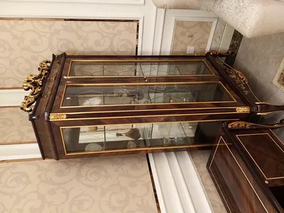 Image de Vitrine verre armoire salon vitrine 2 portes vitrines baroque rococo Nouveau