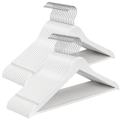 Produktbild von SONGMICS Kleiderbügel Holz, 30er Set, Holzbügel schlank, Bügel, platzsparend, Hosenbügel, 360° drehbarer Haken, Birkenholz, für Träger und Jacken