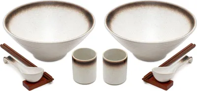 Produktbild von Intirilife Ramen Schüssel Set für 2 Personen aus Keramik in Weiß - 1.1 Liter - je 2x  Schüssel Stäbchen Löffel Becher und Ablage -  für Nudelsuppe Reis Udon Schalen Bowl Japanische Suppe